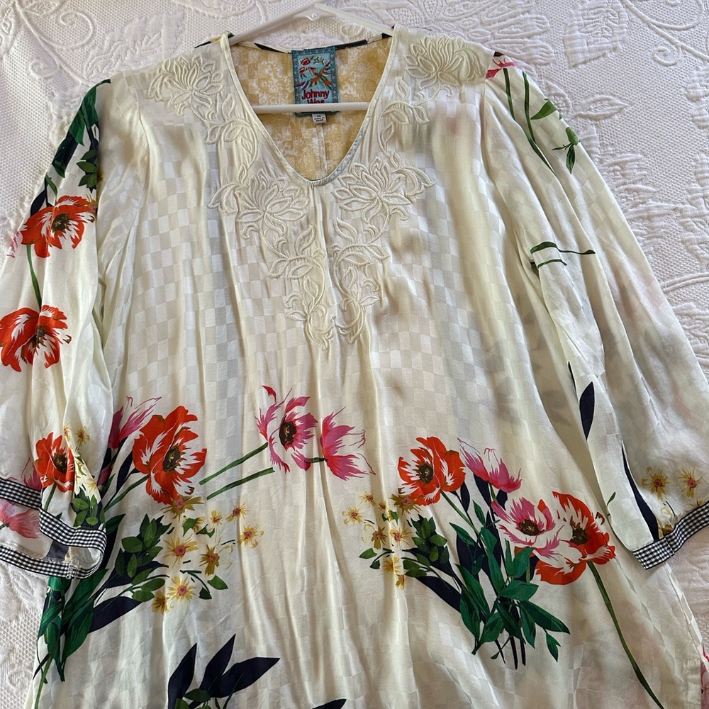 Johnny Was Cream Floral Embroidered Tunic